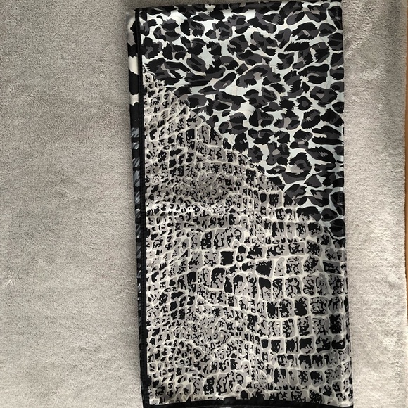 ANIMAL PRINT BLACK & WHITE SQUARE SCARF - Picture 8 of 8